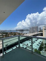 19380 Collins Ave, Unit PH-1 in Sunny Isles Beach, FL - Building Photo - Building Photo