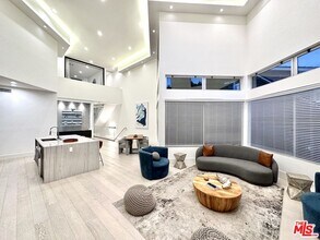 822 Pacific Ave in Los Angeles, CA - Building Photo - Building Photo