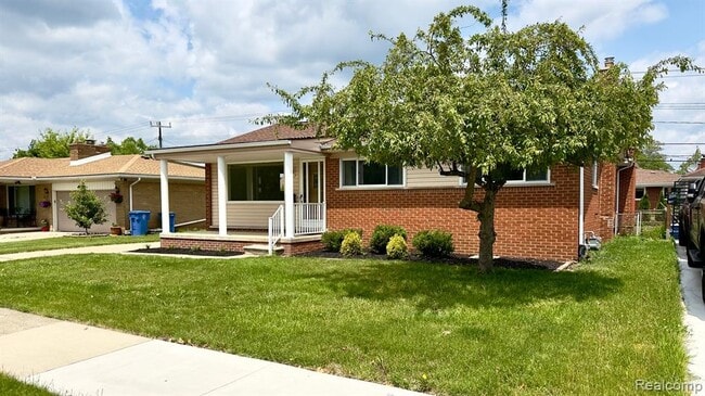 20724 Ann Arbor Trail in Dearborn Heights, MI - Building Photo - Building Photo