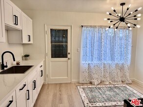 1540 W 60th St in Los Angeles, CA - Building Photo - Building Photo