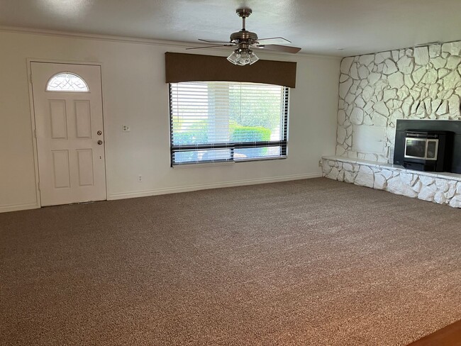 8581 Van Allen Rd in Stockton, CA - Building Photo - Building Photo