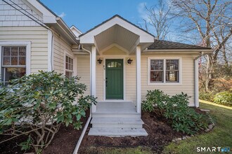 90 Boston Post Rd in Madison, CT - Building Photo - Building Photo