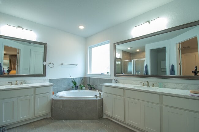 property at 16 Mariposa Wds Dr