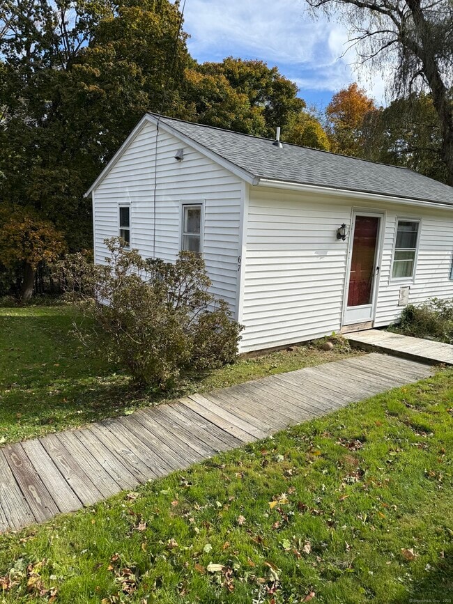67 S Lake St in Litchfield, CT - Building Photo - Building Photo