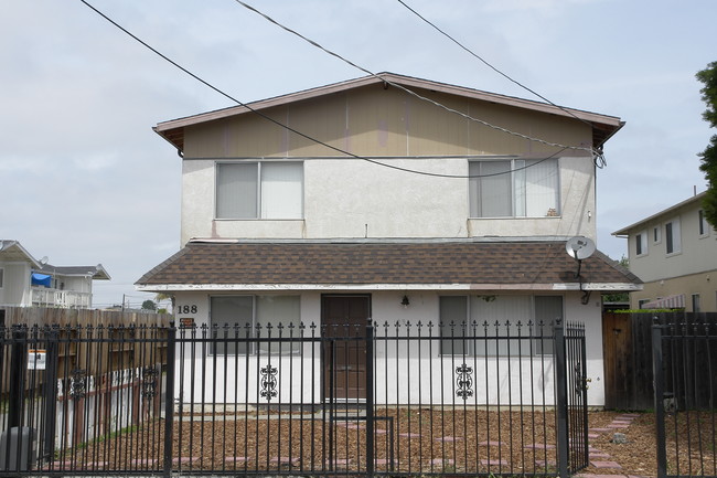 188 Poplar Ave in Hayward, CA - Foto de edificio - Building Photo