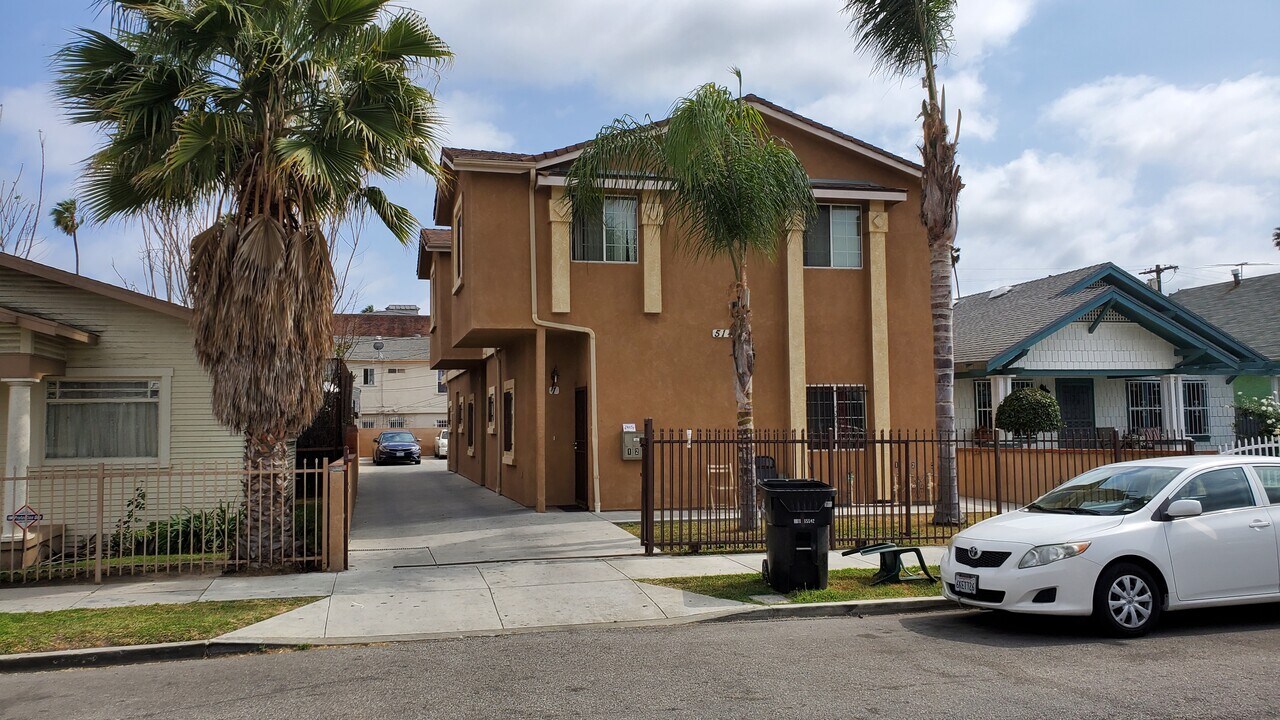 514 W 61st St in Los Angeles, CA - Building Photo