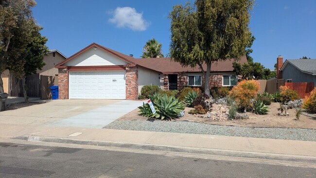 property at 3221 Lemon Ln