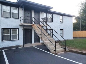 Hampton Avenue Apartments in Greenville, SC - Foto de edificio - Building Photo