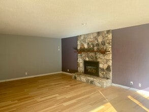 73 River Dr in Roseburg, OR - Building Photo - Building Photo