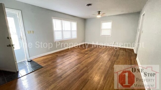 12805 8th St in Grandview, MO - Foto de edificio - Building Photo