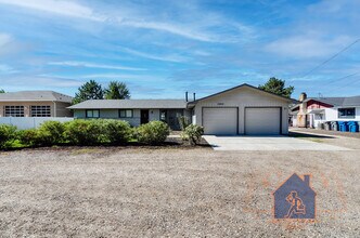 2443 S Five Mile Rd in Boise, ID - Building Photo - Building Photo