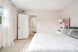 1824 Monroe St, Unit 10 in Hollywood, FL - Building Photo - Building Photo