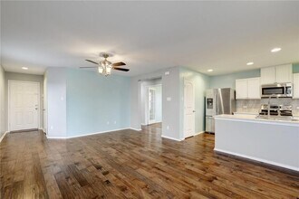 261 New Bridge Dr in Kyle, TX - Building Photo - Building Photo