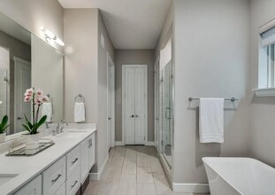 5015 Meridian Ln, Unit ID694144 in Addison, TX - Building Photo - Building Photo