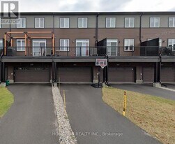 1061 Speedvale Ct in Ottawa, ON - Building Photo