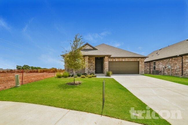 property at 2505 Finch Holw Dr