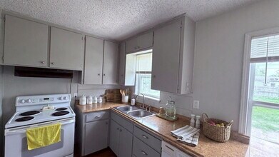 322 E Kerr Dr in Midwest City, OK - Building Photo - Building Photo