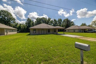 80 County Rd 2269 in Cleveland, TX - Building Photo