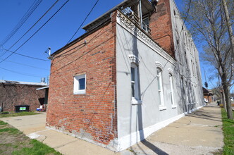 301-305 W Main St in Ottawa, IL - Building Photo - Building Photo