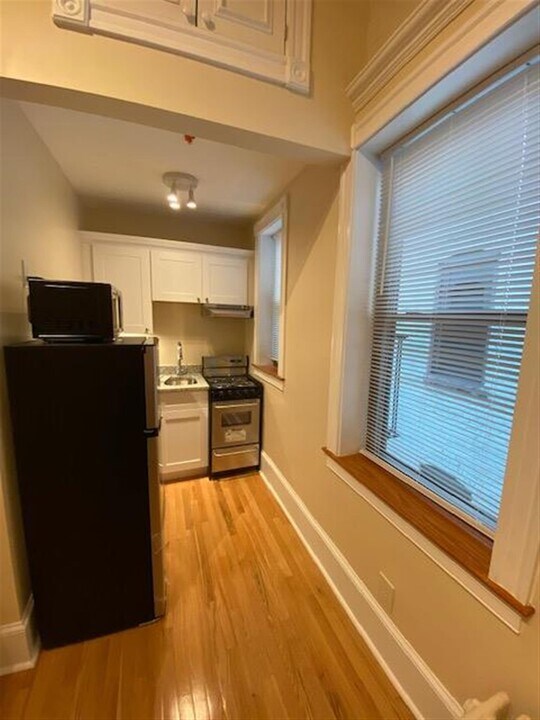880 Massachusetts Ave in Cambridge, MA - Building Photo