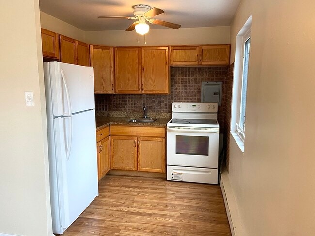 property at 708 W Bittersweet Pl