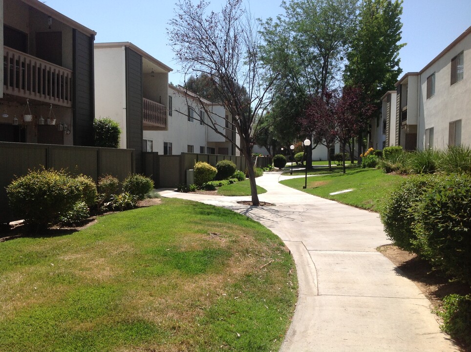 25715 Hogan Dr, Unit B11 in Santa Clarita, CA - Foto de edificio