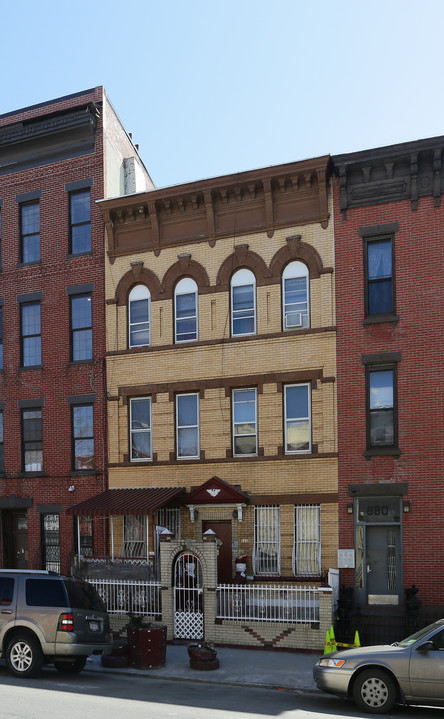 882 Madison St in Brooklyn, NY - Building Photo