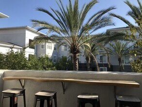 1801 E Katella Ave, Unit Stadium Lofts Rental in Anaheim, CA - Foto de edificio - Building Photo