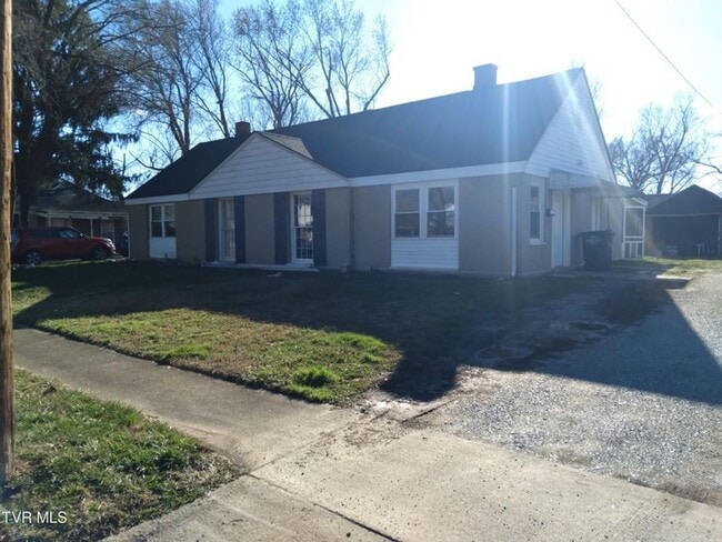 property at 416 Cherokee Village Dr