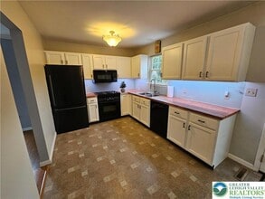 656 Furnace St in Emmaus, PA - Building Photo - Building Photo