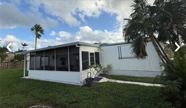 5470 SW 25th Way in Fort Lauderdale, FL - Building Photo - Building Photo