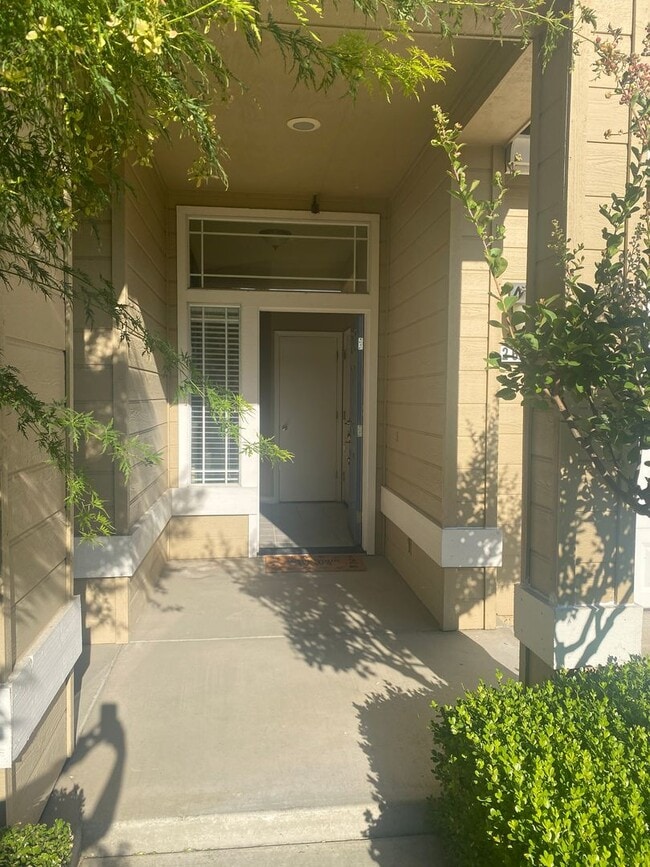 2625 Carmichael Way in Turlock, CA - Building Photo - Building Photo