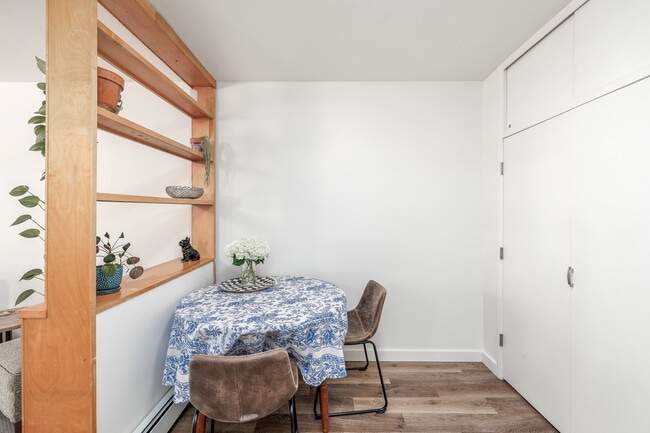 Hudson Heights Studios Utilities Included in Ithaca, NY - Foto de edificio - Interior Photo