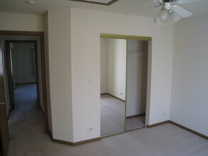 441 N Eric Dr, Unit 3A in Palatine, IL - Foto de edificio - Building Photo