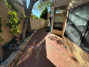 7576 Keystone Dr NE in Albuquerque, NM - Building Photo - Building Photo