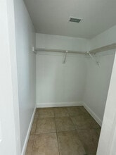 2050 N Congress Ave-Unit -205 in West Palm Beach, FL - Building Photo - Building Photo