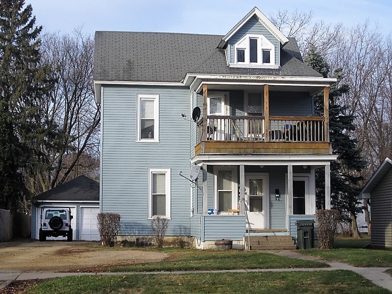 157 N Starr Ave, Unit 157 in New Richmond, WI - Foto de edificio