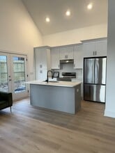 2569 Hosea L Williams Dr SE in Atlanta, GA - Foto de edificio - Building Photo