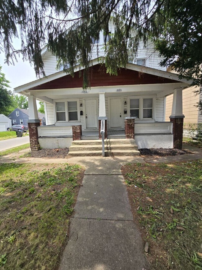 property at 1091-1093-1093 S Champion Ave