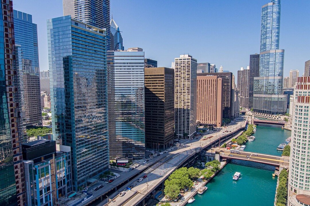 Coast at Lakeshore East in Chicago, IL - Building Photo