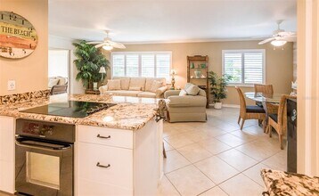 1900 Benjamin Franklin Dr in Sarasota, FL - Building Photo - Building Photo