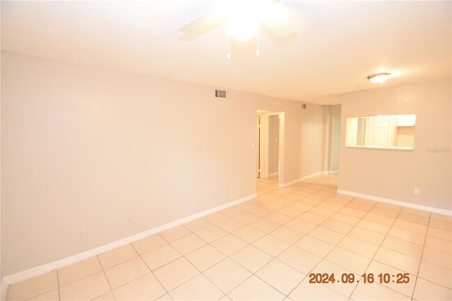 8017 N Klondyke St in Tampa, FL - Building Photo - Building Photo