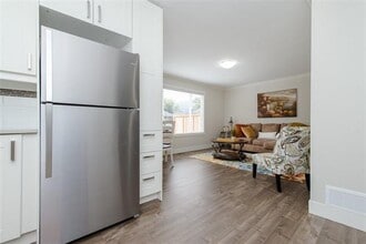 5648-5648 Vedder Rd in Chilliwack, BC - Building Photo - Building Photo