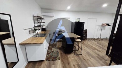 4433 Coopers Creek Dr SE in Smyrna, GA - Building Photo - Building Photo