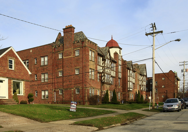 Essex-Morley Apartments in Cleveland Heights, OH - Building Photo - Building Photo