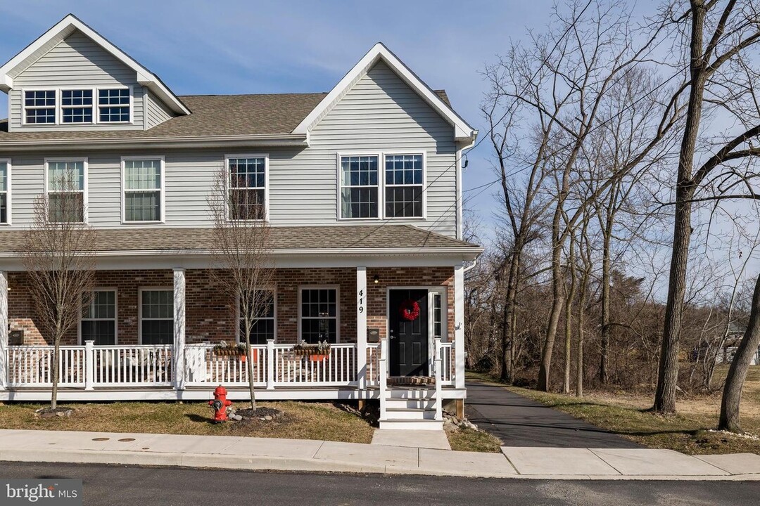 419 South St in Phoenixville, PA - Building Photo