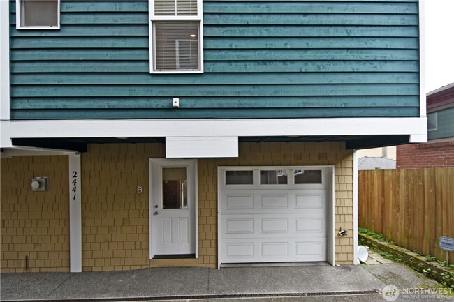 2441 NW 59th St in Seattle, WA - Building Photo - Building Photo