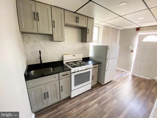 2930 Frankford Ave in Philadelphia, PA - Building Photo - Building Photo