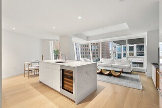 150 Seaport Blvd in Boston, MA - Building Photo - Building Photo