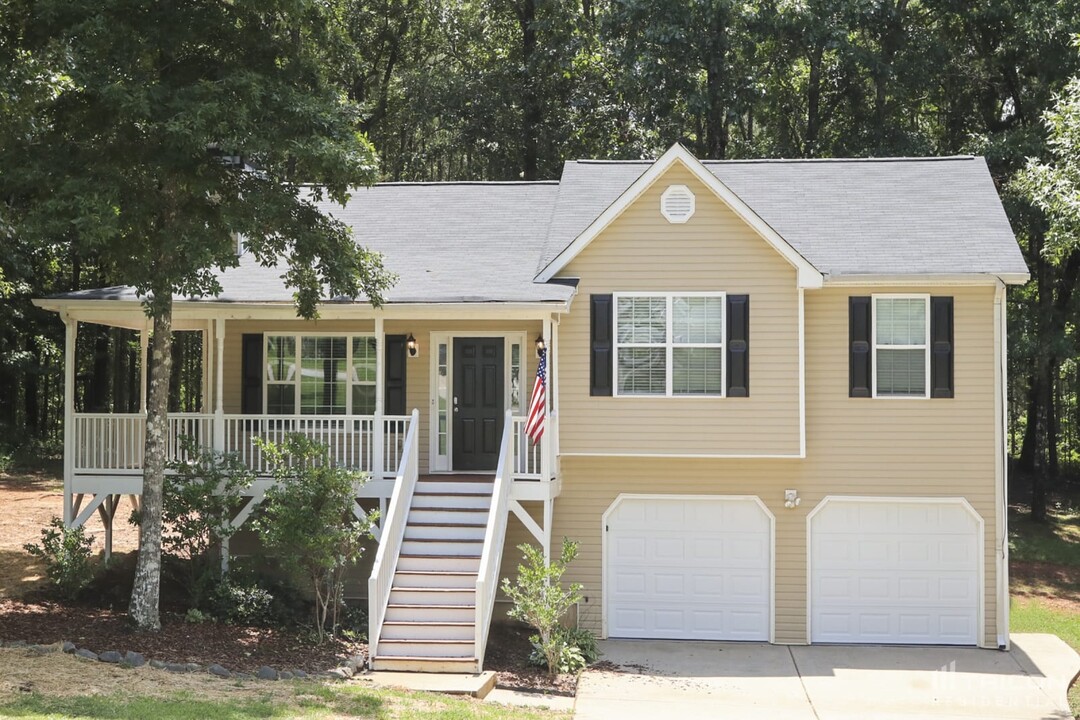 41 Castle Ct in Rockmart, GA - Foto de edificio